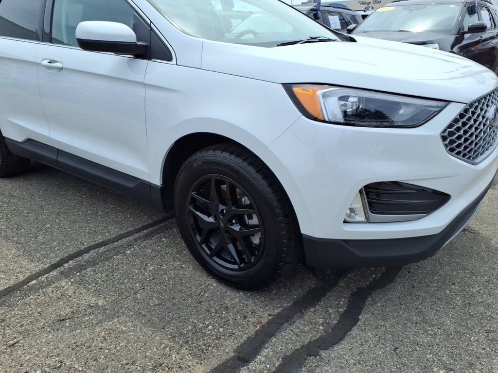 Certified 2023 Ford Edge SEL w/ Convenience Package AWD/4WD image 5
