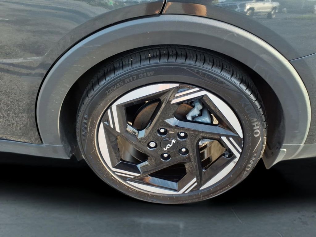 Used 2025 Kia K4 EX image 11