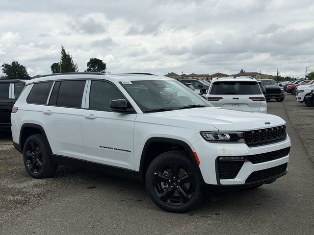 New 2026 Jeep Grand Cherokee L Limited w/ Limited Altitude Package AWD/4WD image 2