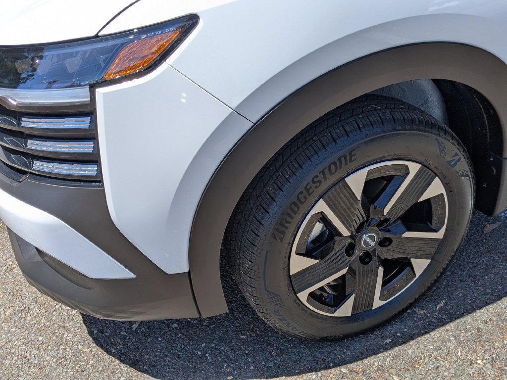 New 2026 Nissan Kicks SV w/ Cold Weather Package AWD/4WD image 10