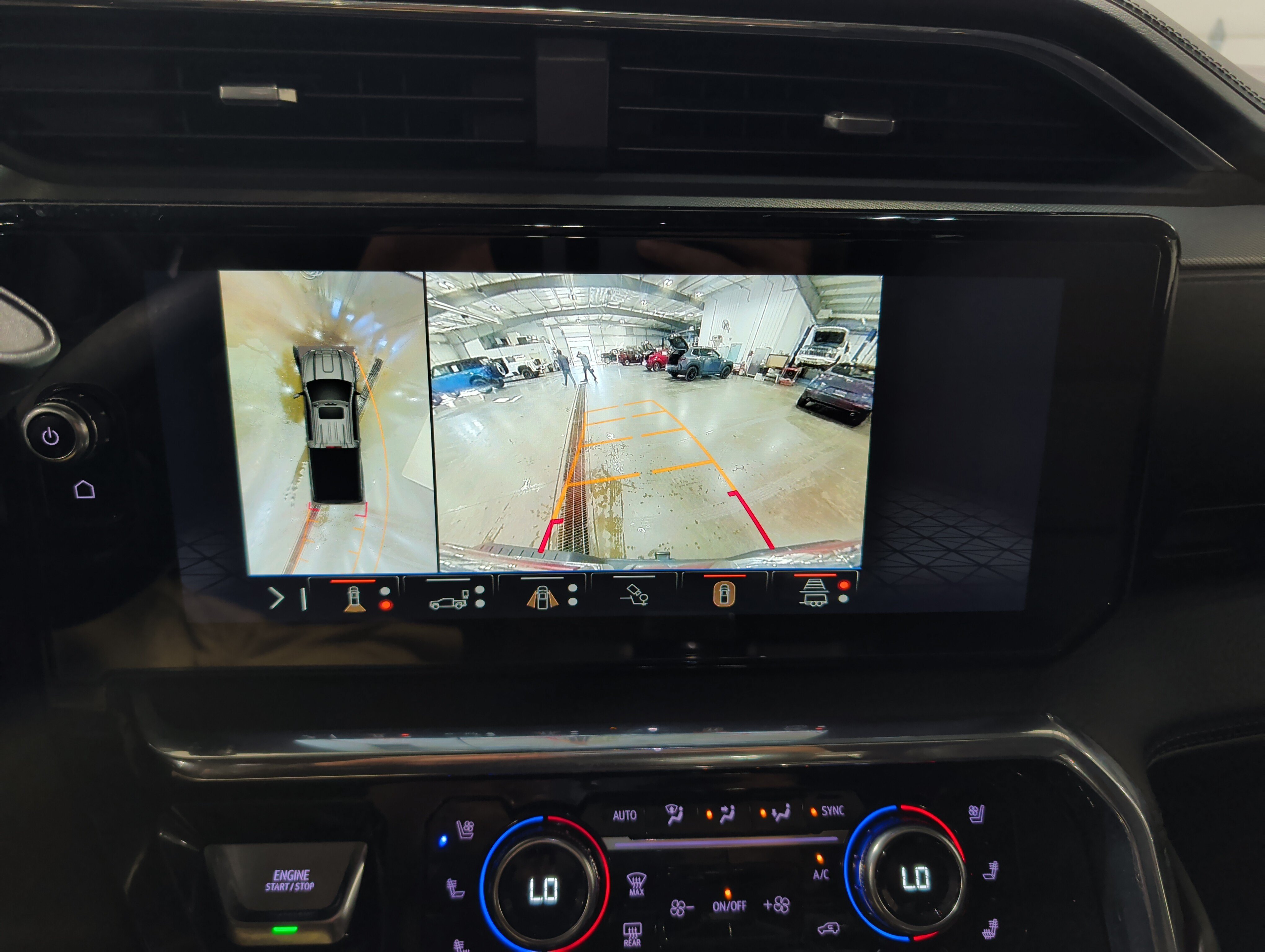 Used 2024 GMC Sierra 2500 Denali w/ Denali Reserve Package AWD/4WD image 16