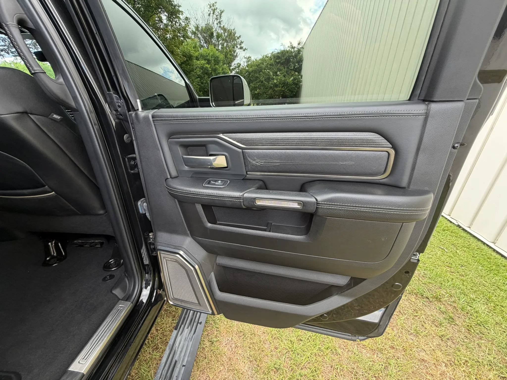 Used 2019 RAM 2500 Limited AWD/4WD image 23