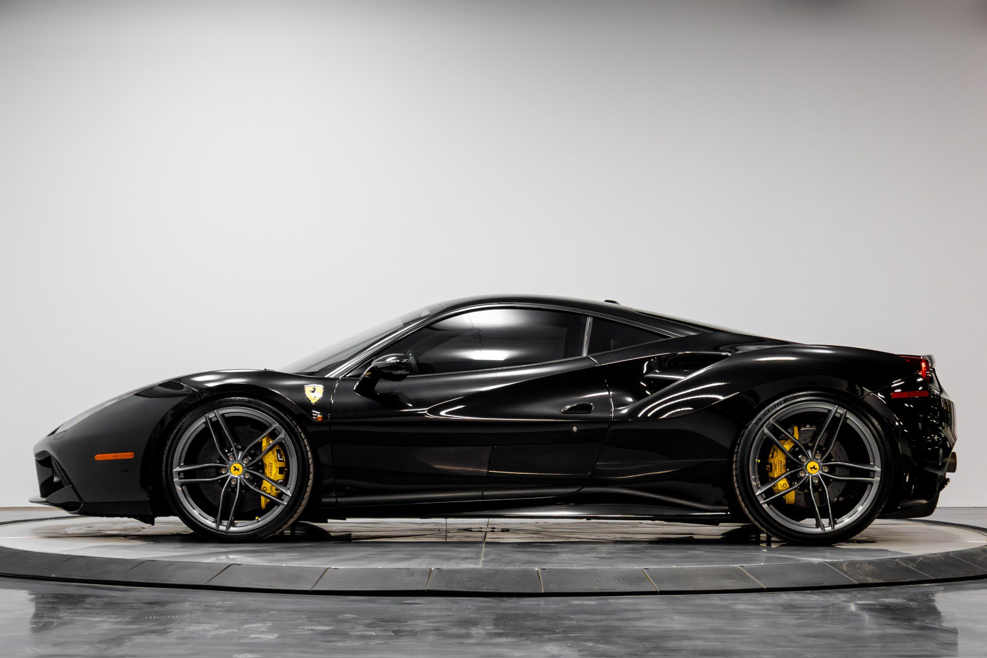 Used 2018 Ferrari 488 GTB image 26