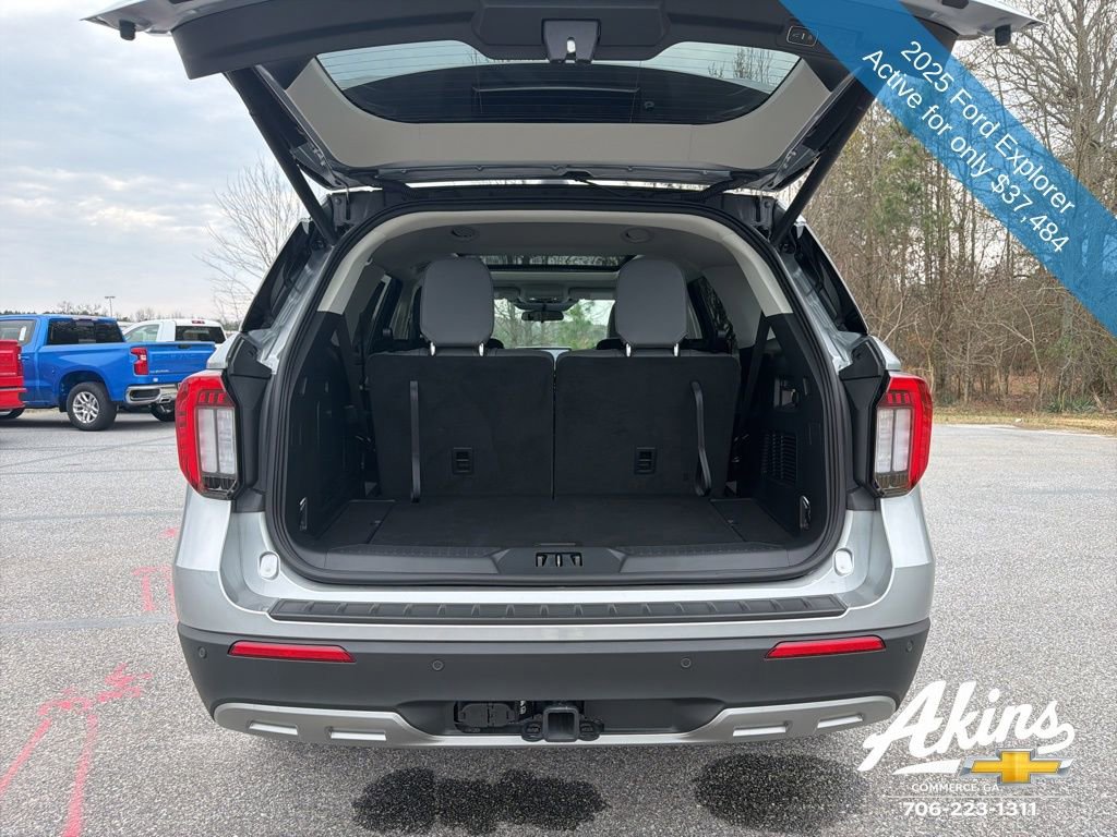 Used 2025 Ford Explorer Active w/ Active Comfort Package AWD/4WD image 9