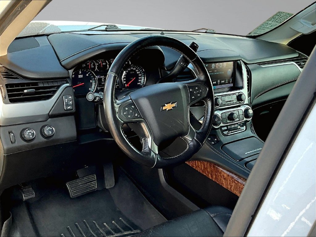 Used 2018 Chevrolet Suburban Premier AWD/4WD image 19