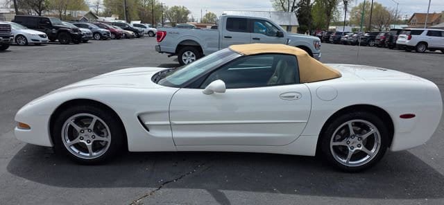Used 2002 Chevrolet Corvette Convertible w/ Preferred Equipment Group2 RWD image 4