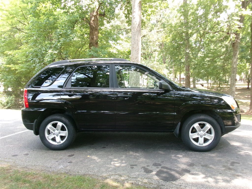Used 2009 Kia Sportage LX FWD image 4