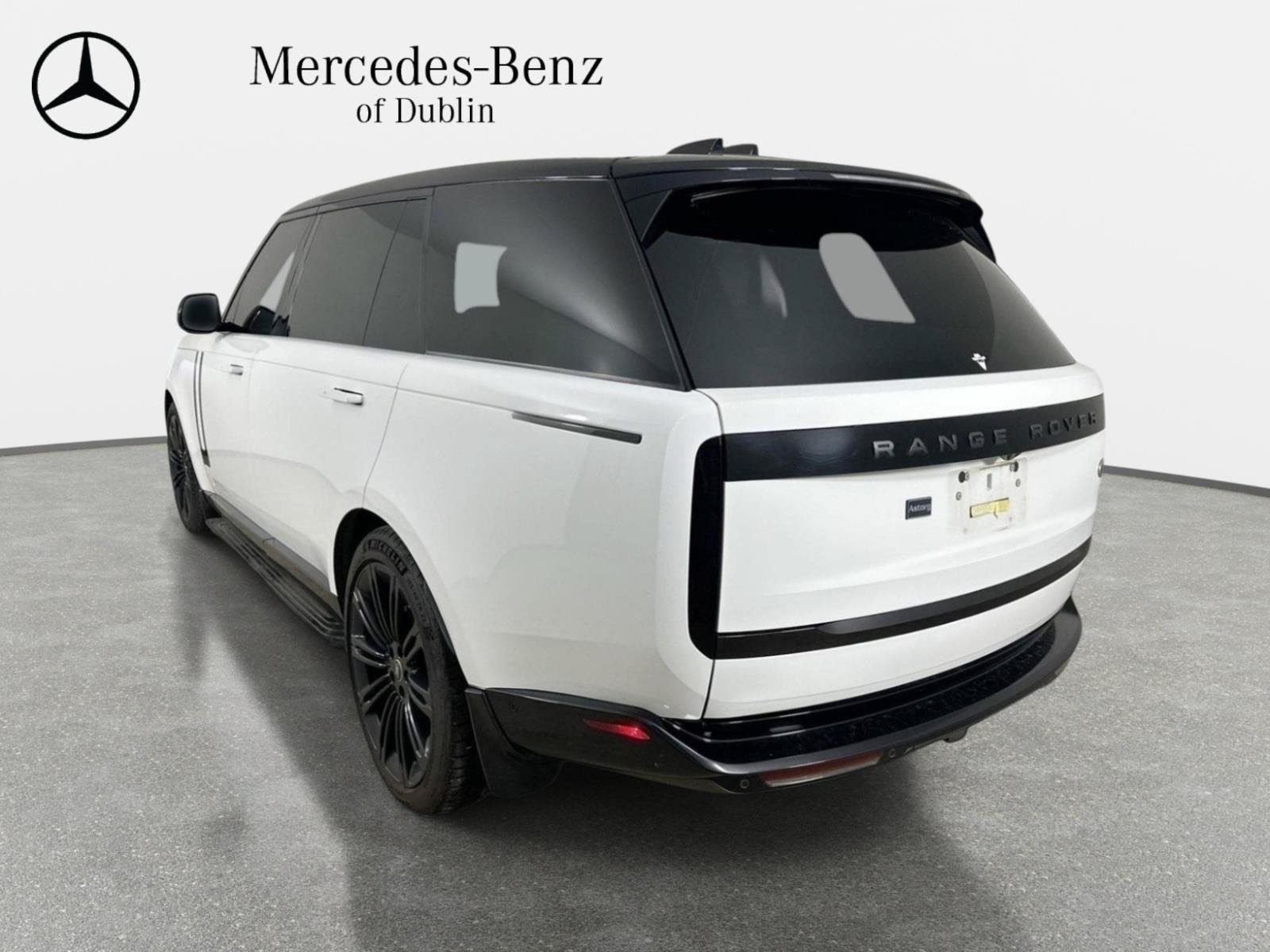 Used 2023 Land Rover Range Rover Long Wheelbase SE AWD/4WD image 4