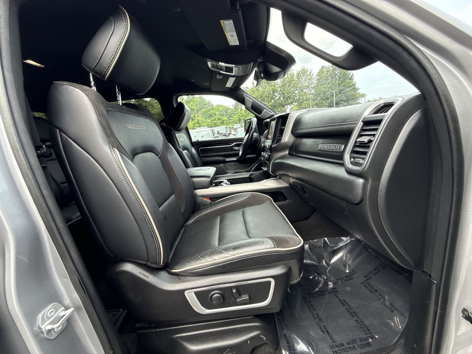 Used 2022 RAM 1500 Laramie w/ Sport Appearance Package AWD/4WD image 24