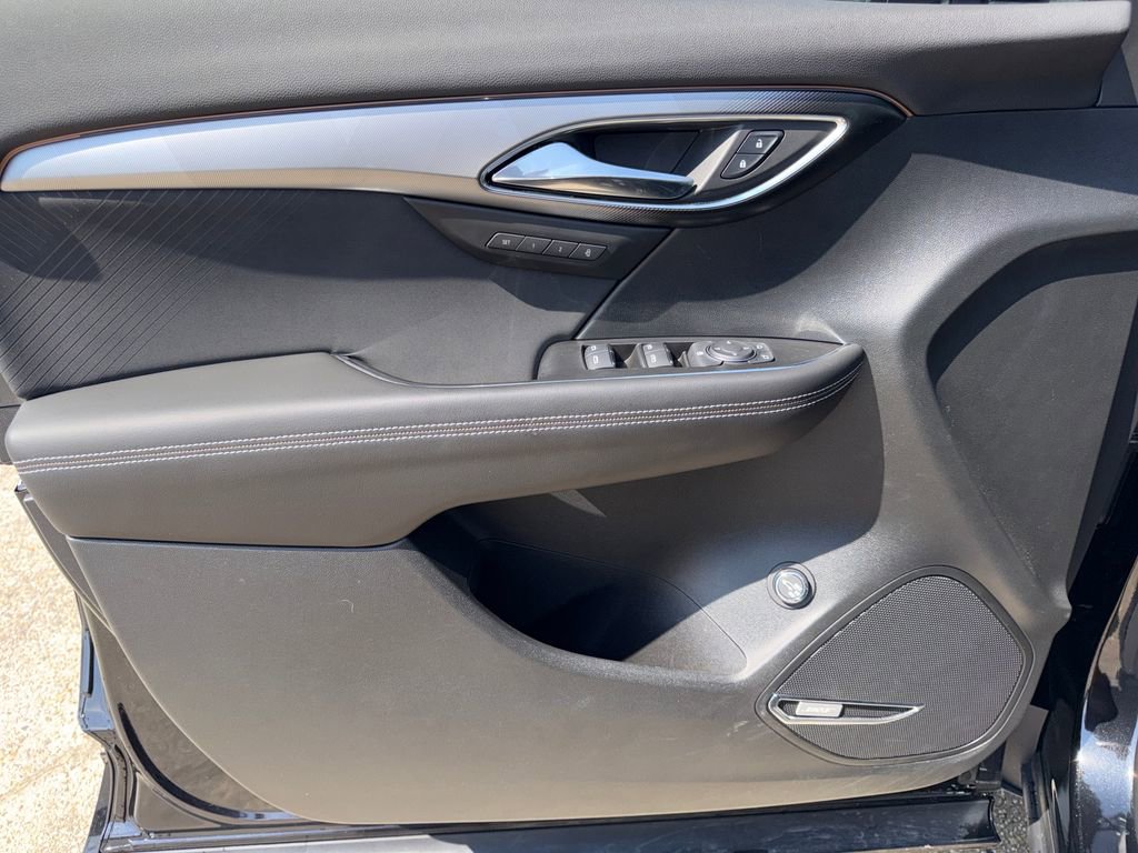 Certified 2025 Buick Envision Sport Touring image 14