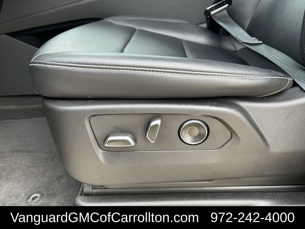 Used 2024 Cadillac Escalade ESV Luxury image 25