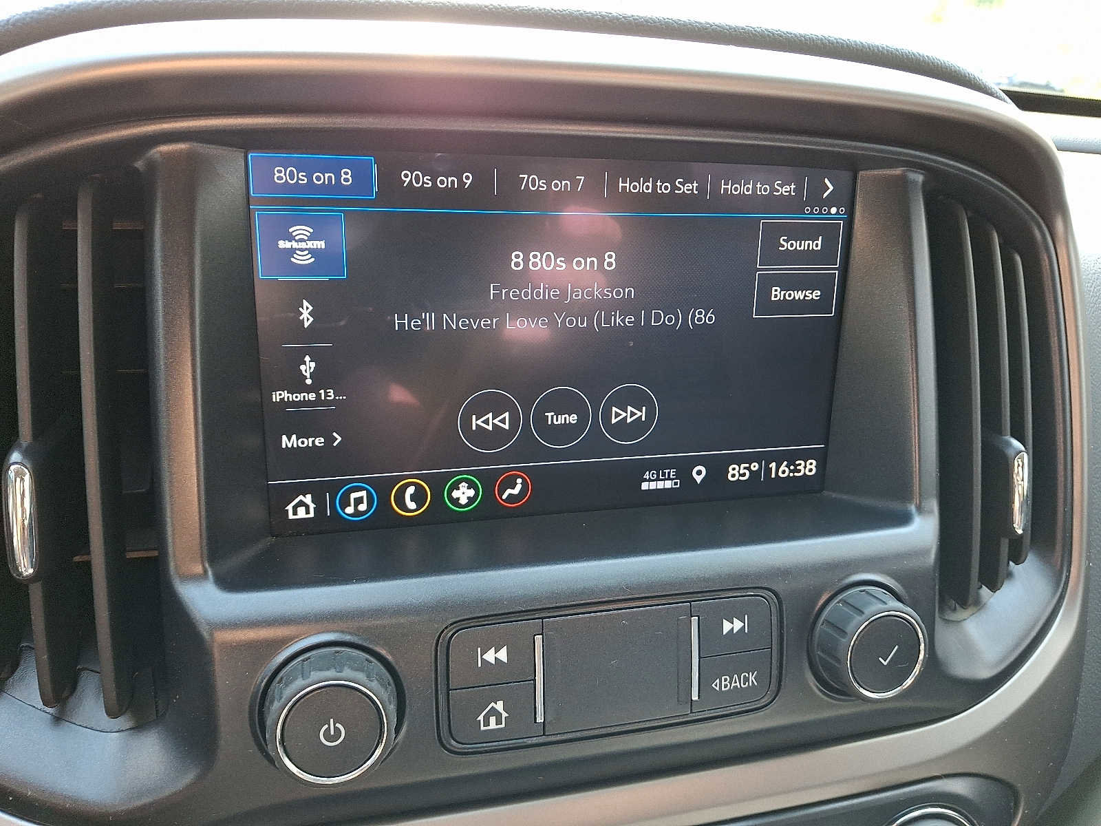 Used 2020 Chevrolet Colorado Z71 image 18