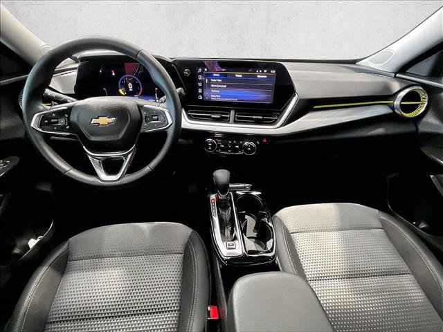 Used 2024 Chevrolet Trax LT w/ Driver Confidence Package FWD image 16