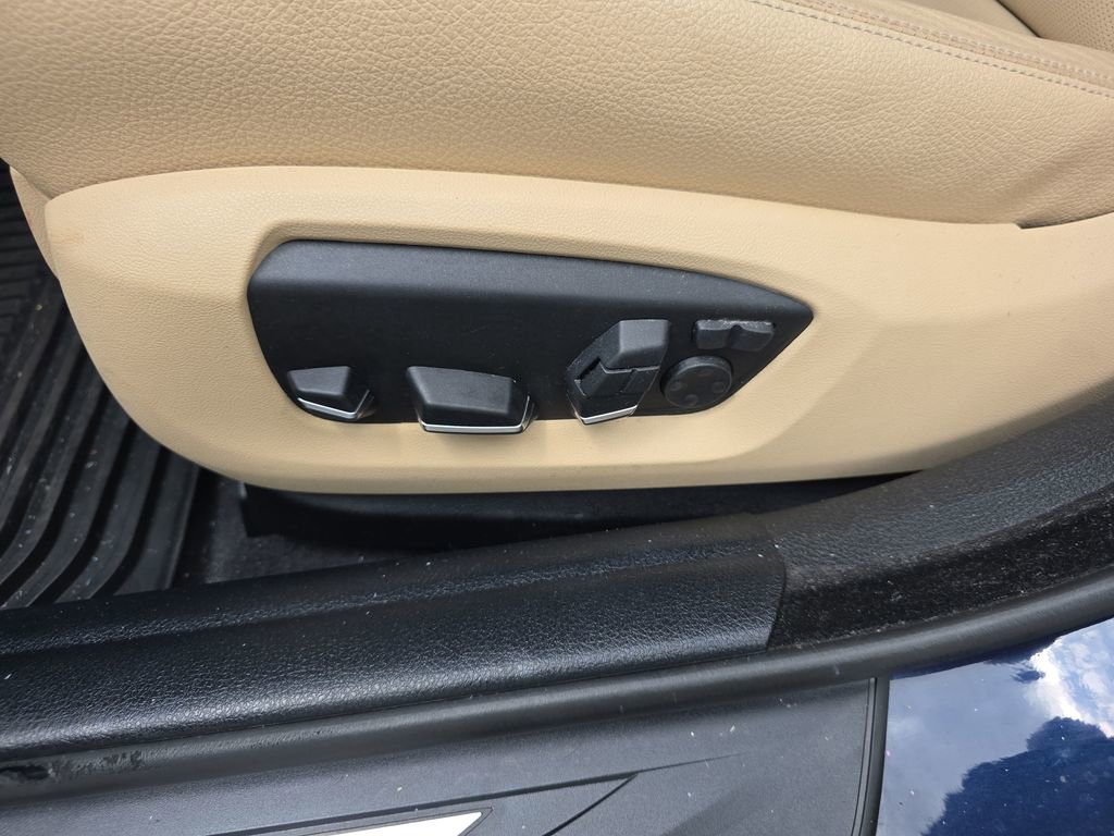Used 2016 BMW 550i xDrive Sedan AWD/4WD image 21