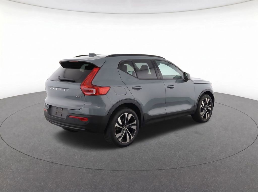 Certified 2023 Volvo XC40 B5 Plus w/ Protection Package Premier AWD/4WD image 7