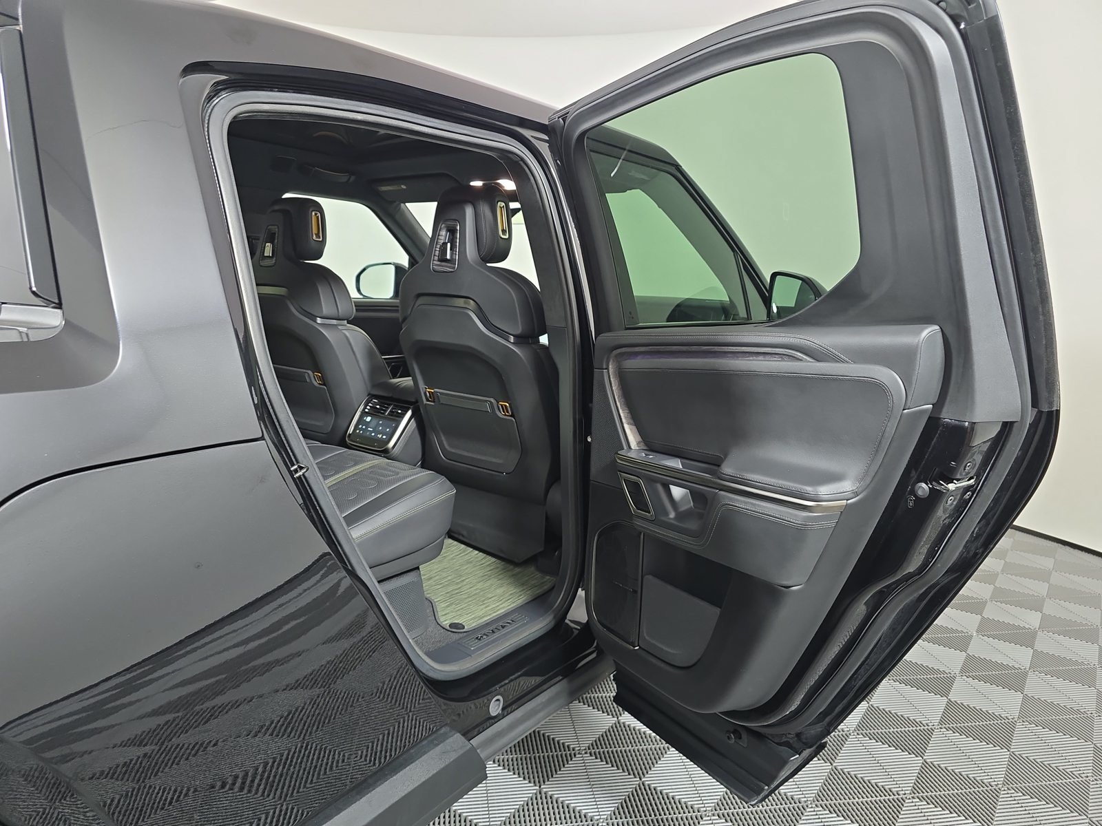Used 2022 Rivian R1T Adventure AWD/4WD image 19
