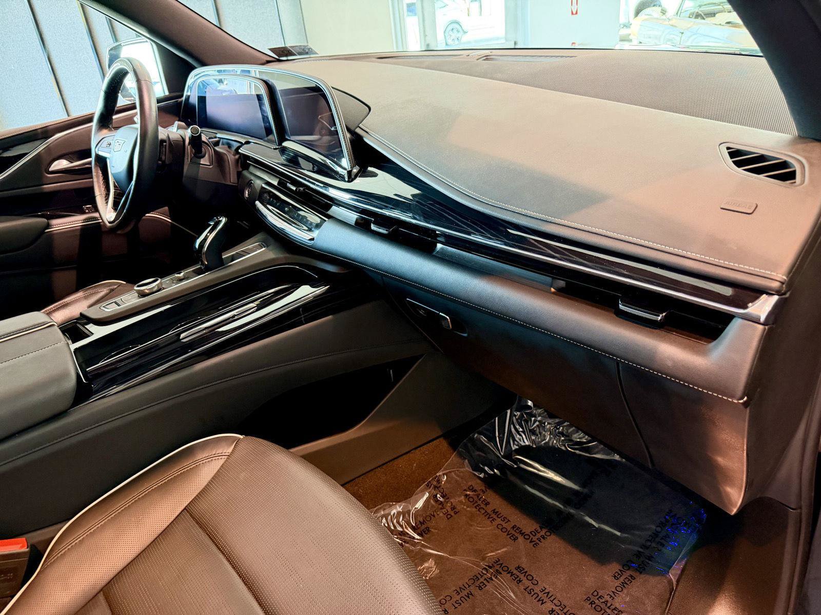 Certified 2024 Cadillac Escalade Sport w/ LPO, ONYX Package AWD/4WD image 36