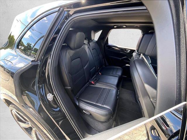 Used 2020 Porsche Cayenne AWD/4WD image 29