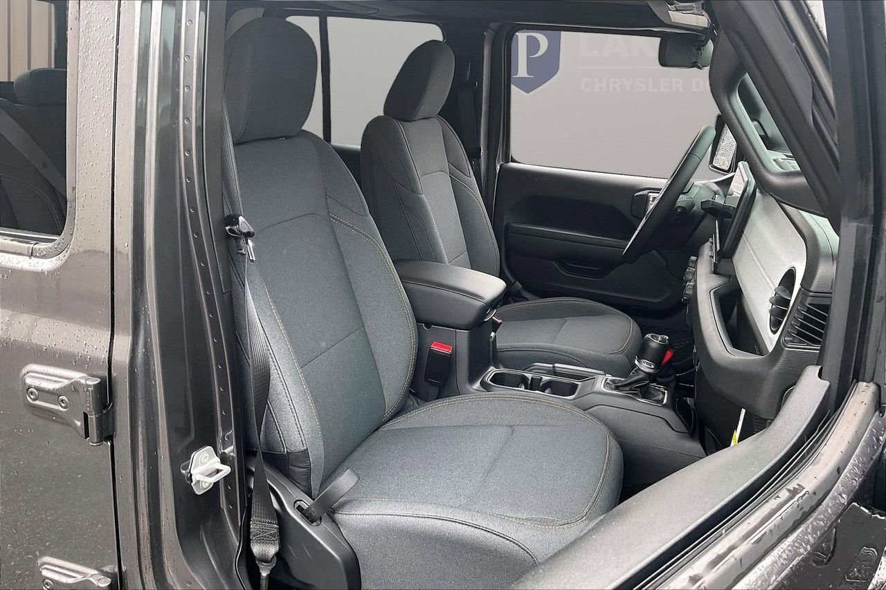 New 2025 Jeep Gladiator Sport image 22