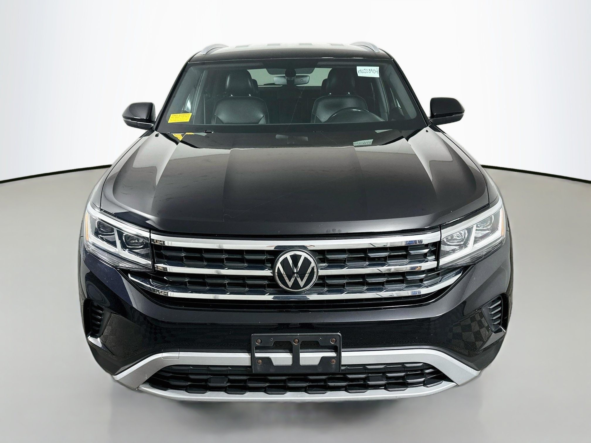 Used 2020 Volkswagen Atlas Cross Sport SE AWD/4WD image 2