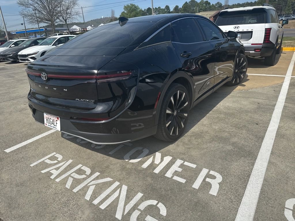 Used 2023 Toyota Crown Platinum image 3