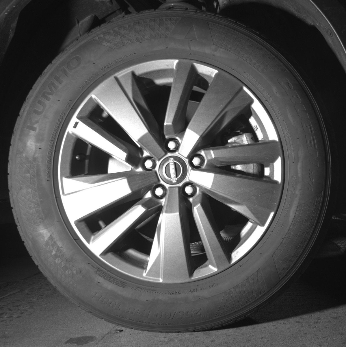 Used 2025 Nissan Pathfinder SV image 13