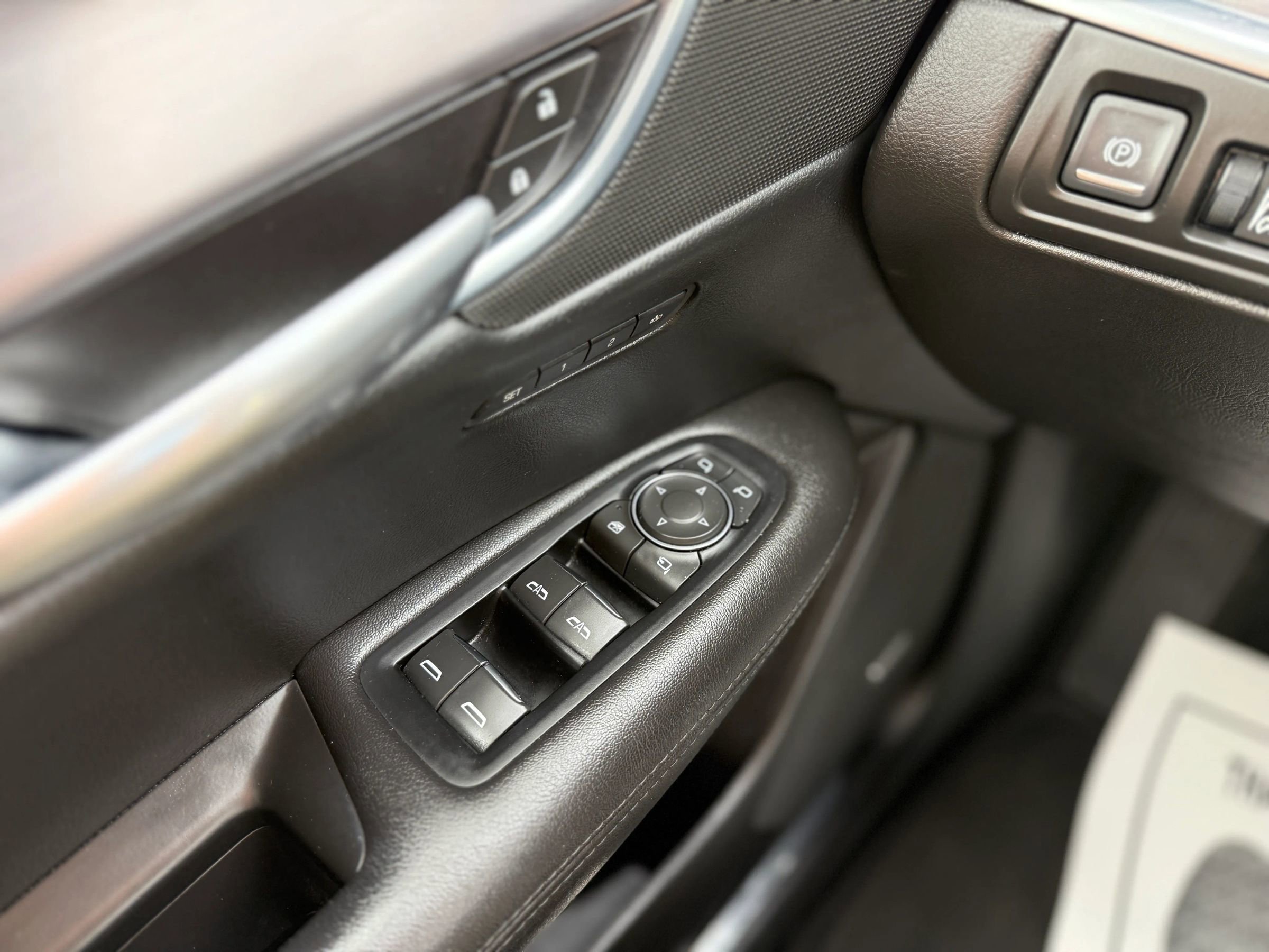 Used 2018 Cadillac XT5 Premium Luxury AWD/4WD image 28