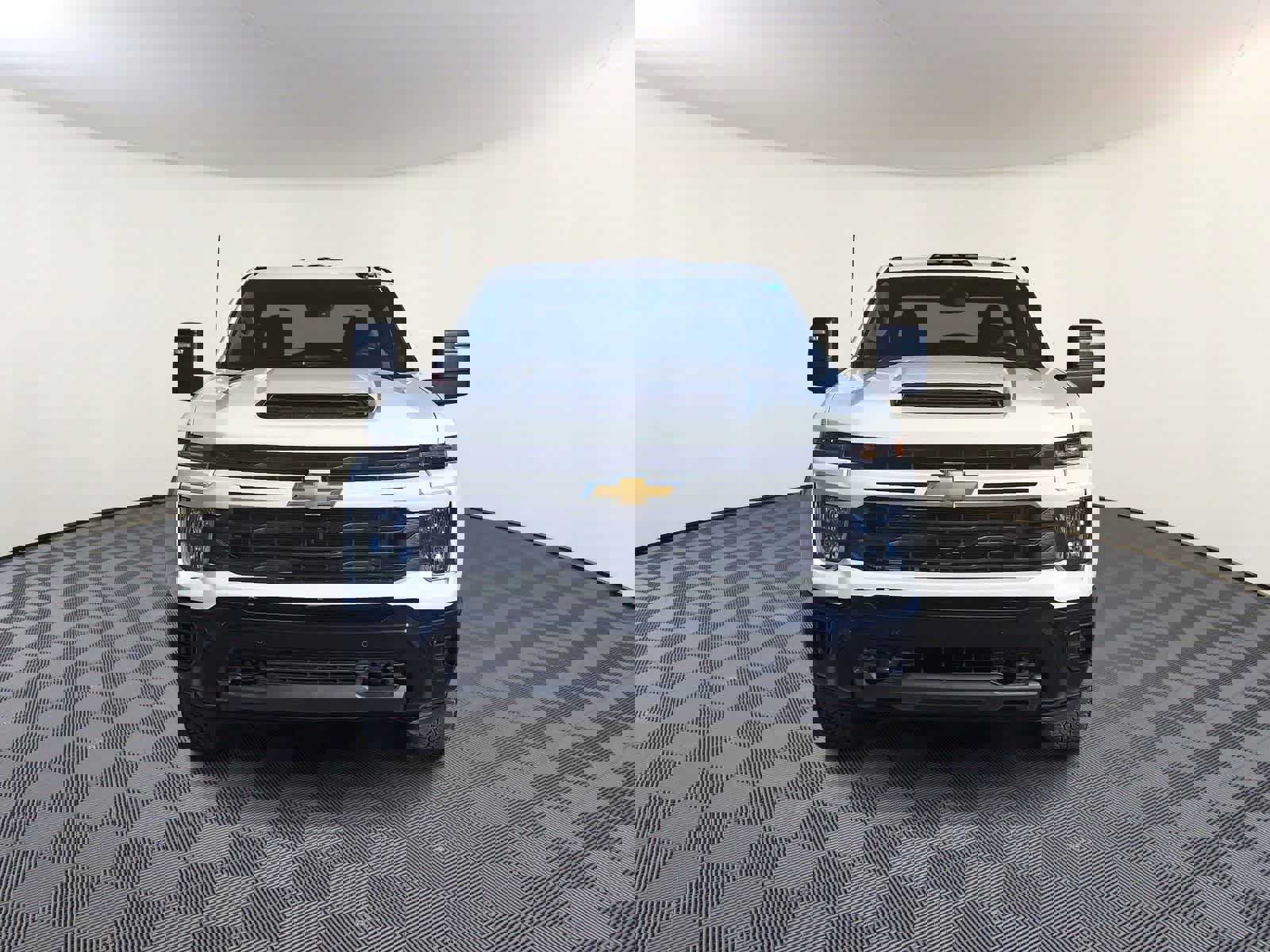 Used 2025 Chevrolet Silverado 2500 Custom w/ Custom Value Package AWD/4WD image 3