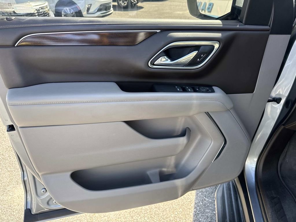 Used 2023 GMC Yukon SLE w/ Gmc Pro Safety Plus Package AWD/4WD image 19