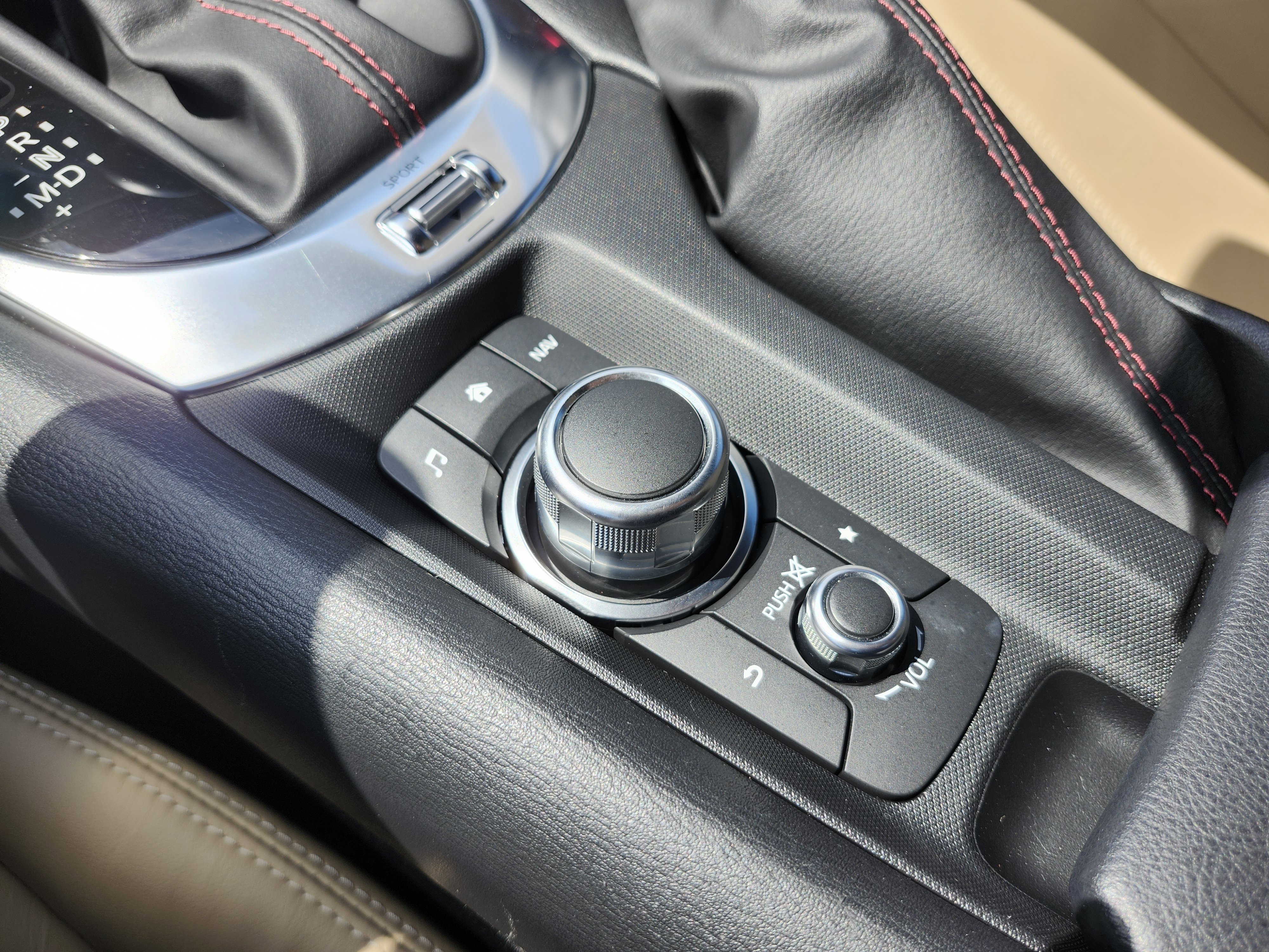 Used 2019 MAZDA MX-5 Miata RF Grand Touring RWD image 12