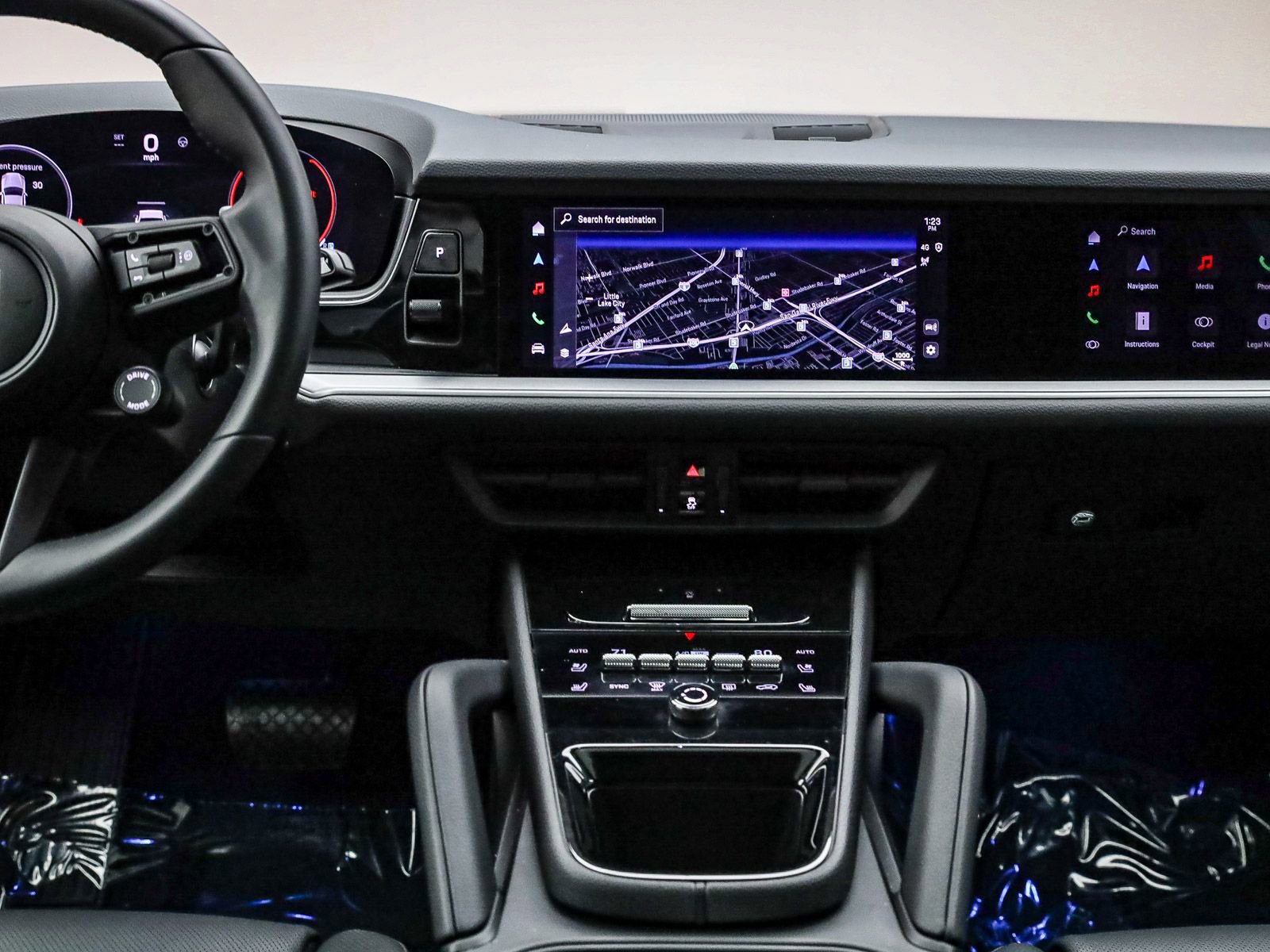 Certified 2025 Porsche Cayenne image 17