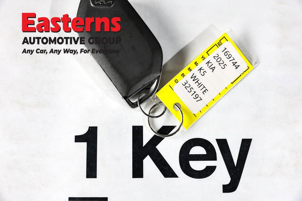 Used 2025 Kia K5 LXS FWD image 25