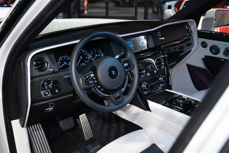 Used 2023 Rolls-Royce Cullinan Black Badge AWD/4WD image 12