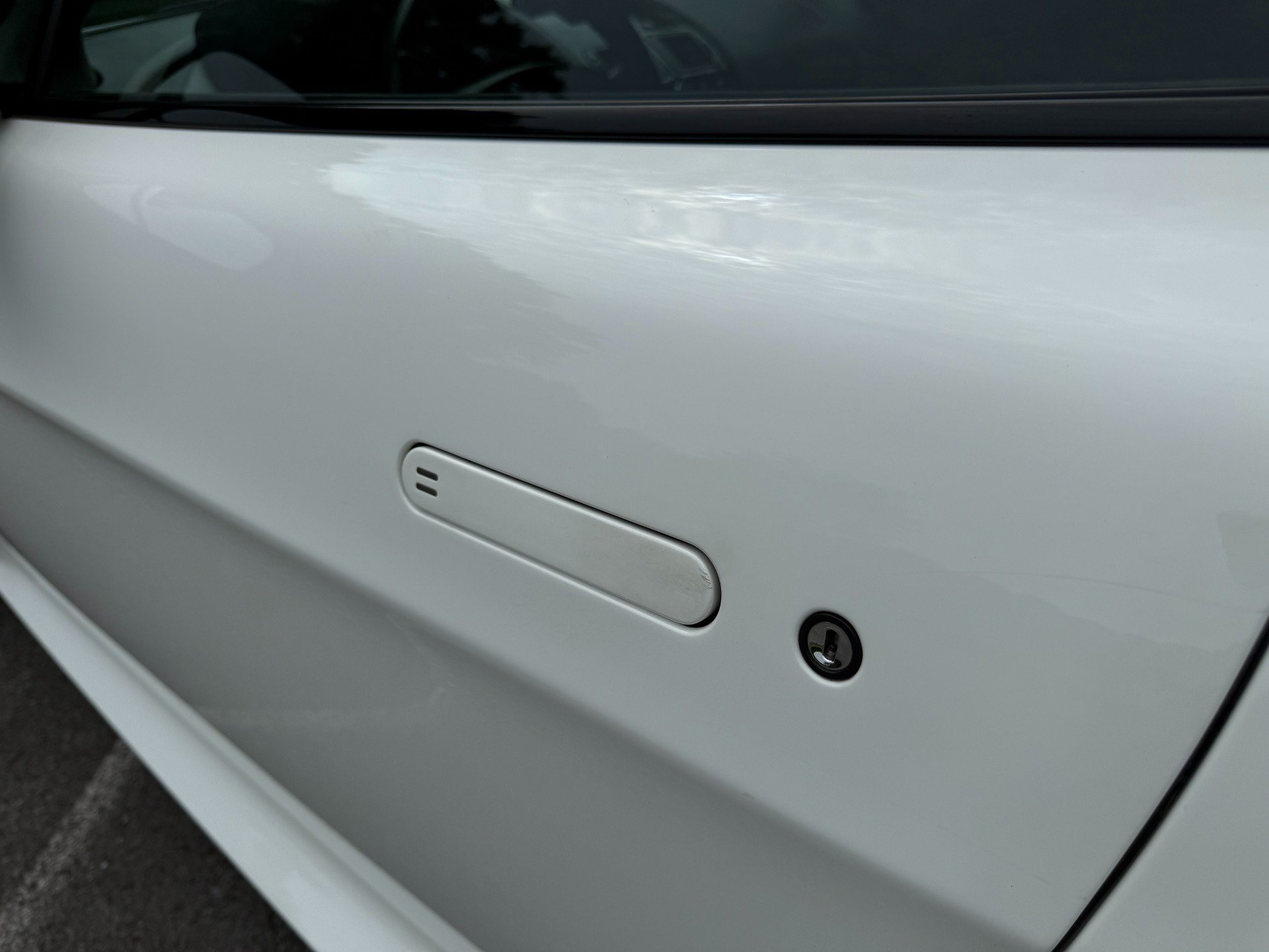 Used 2015 Aston Martin V8 Vantage GT RWD image 47