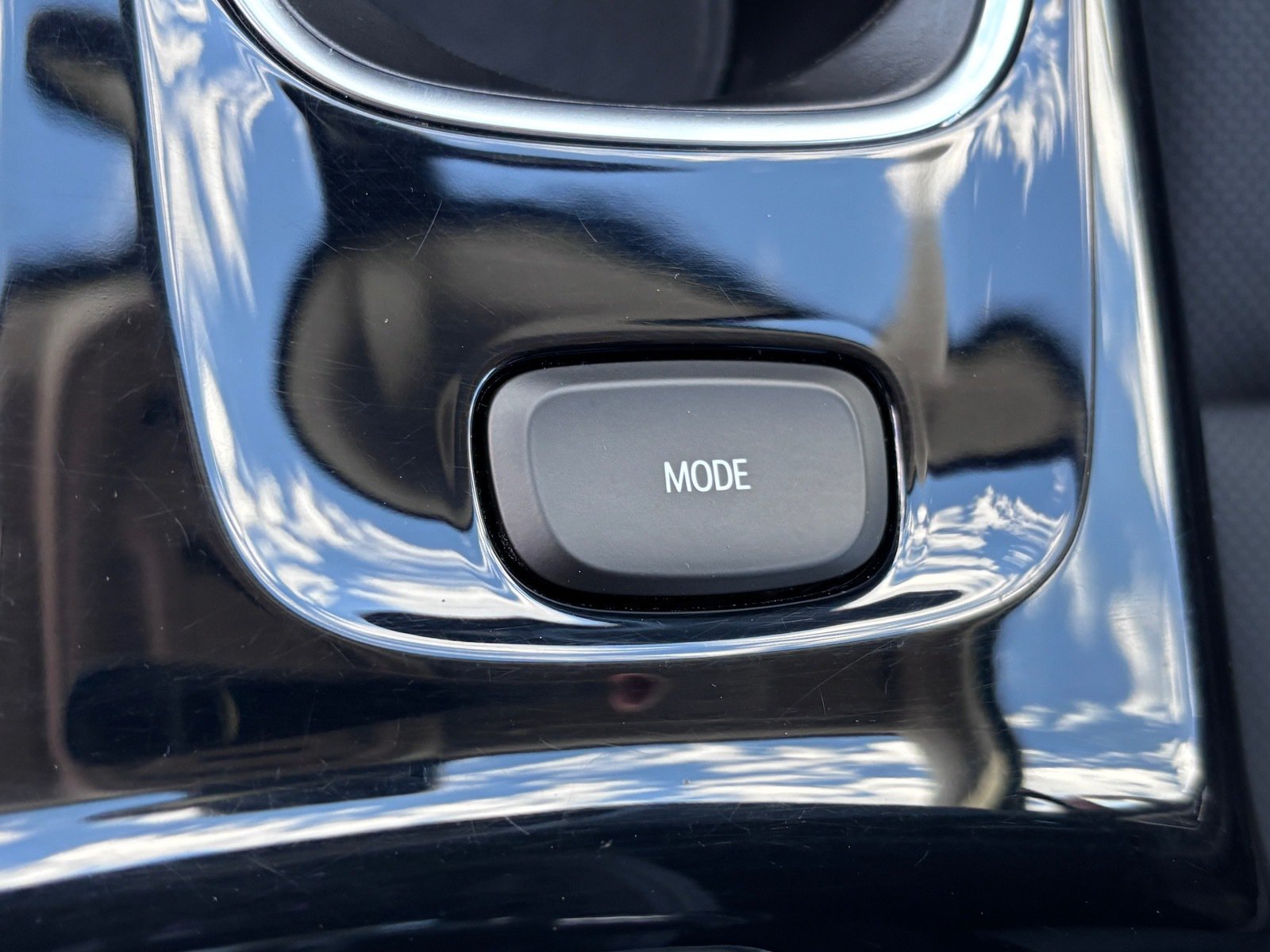 Used 2021 Buick Envision Essence w/ Technology Package I AWD/4WD image 34