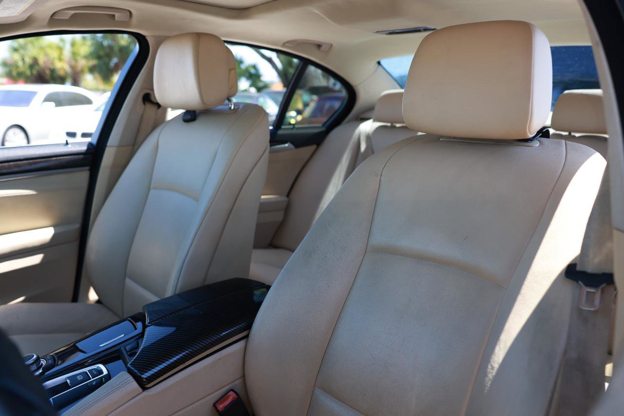 Used 2012 BMW 528i Sedan RWD image 6