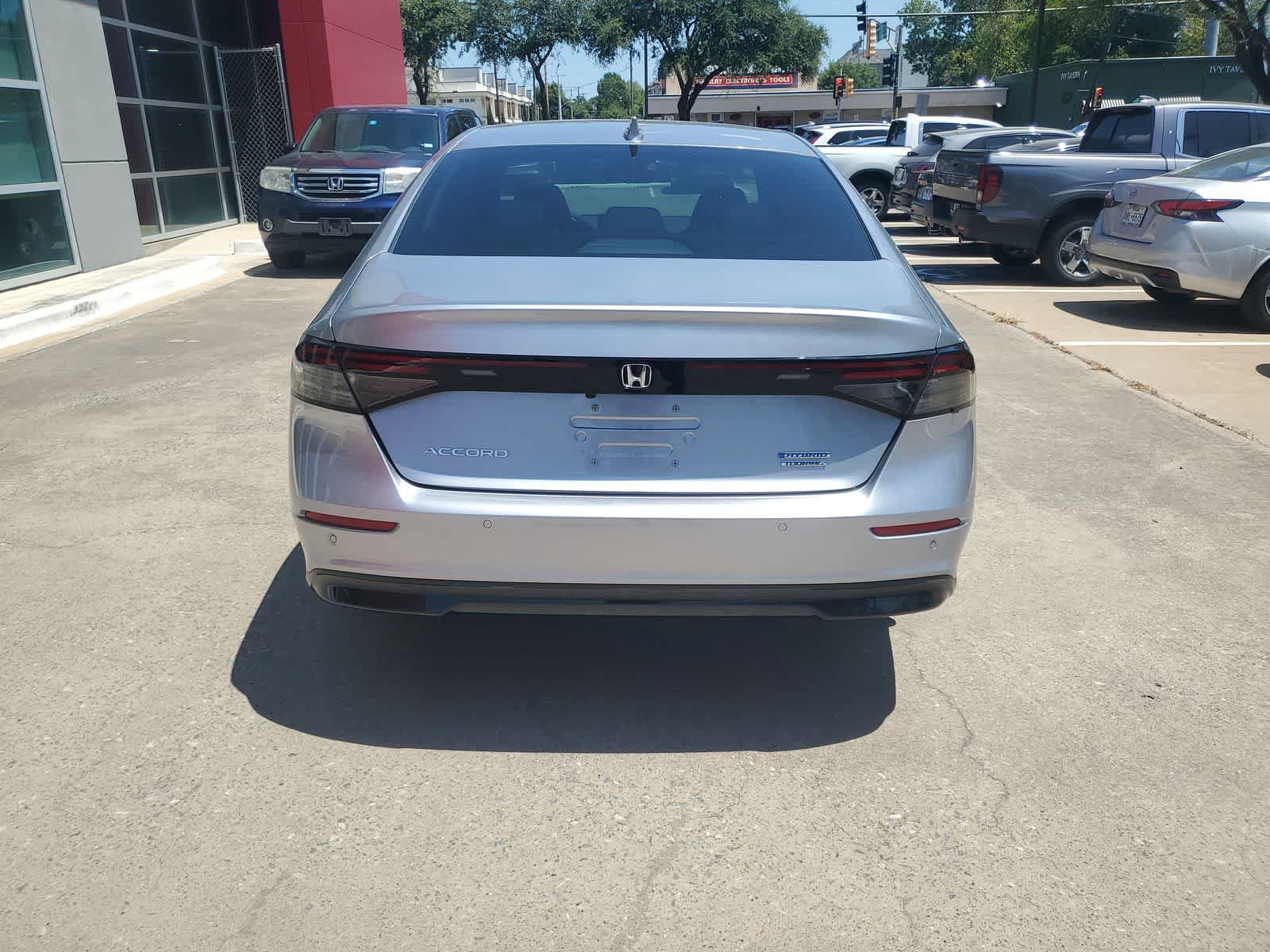 Used 2024 Honda Accord Touring image 5