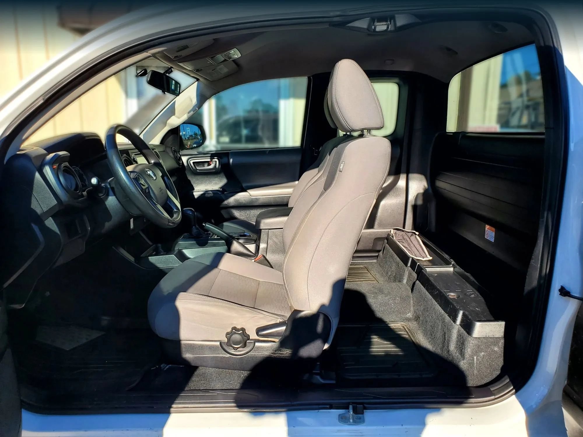 Used 2016 Toyota Tacoma SR RWD image 52