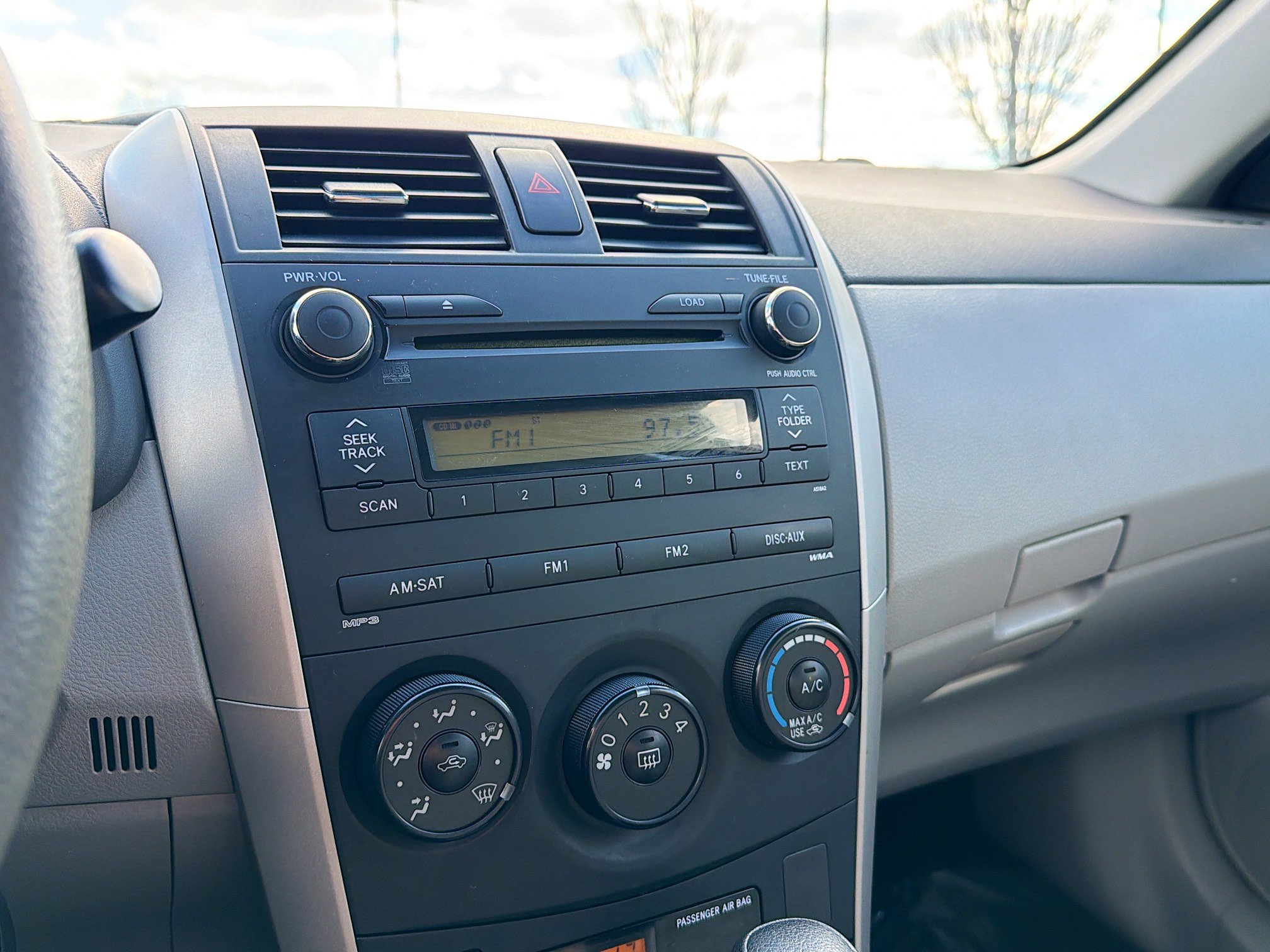 Used 2010 Toyota Corolla XLE image 8