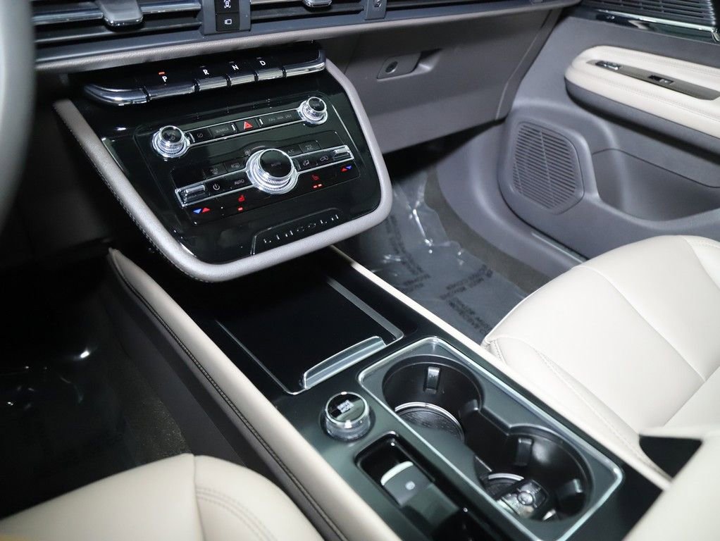 Certified 2022 Lincoln Corsair FWD image 32