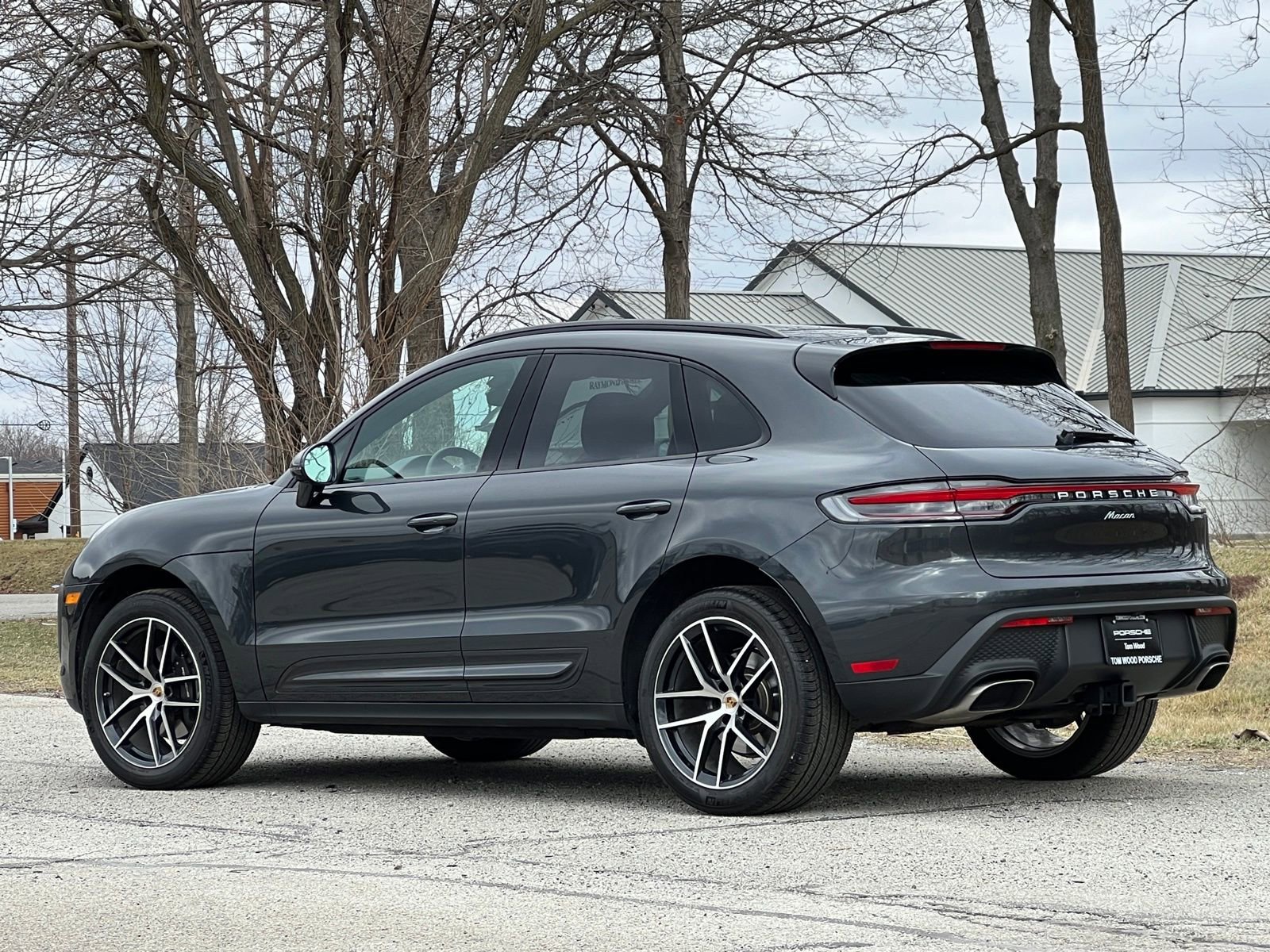 Certified 2025 Porsche Macan image 3