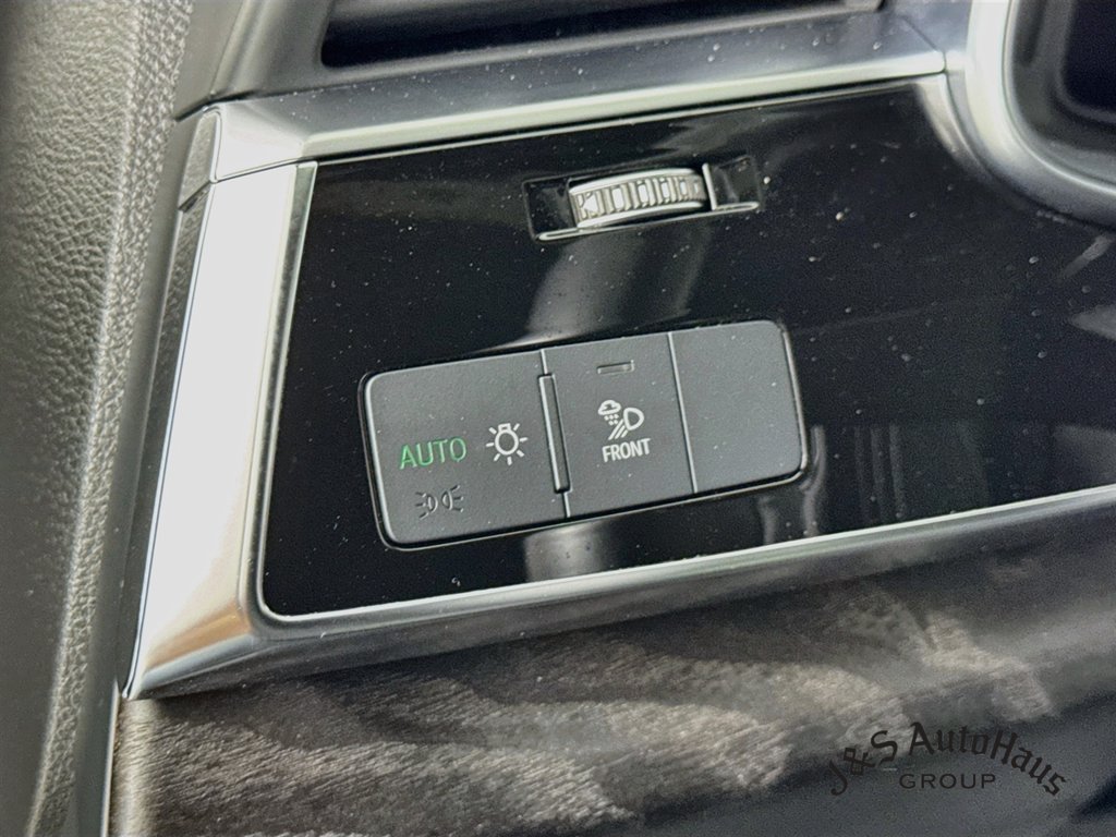 Used 2022 Audi Q8 Premium Plus w/ Premium Plus Package AWD/4WD image 10