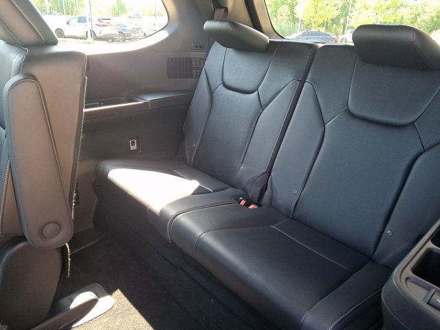 Certified 2025 Lexus TX 500h AWD image 11