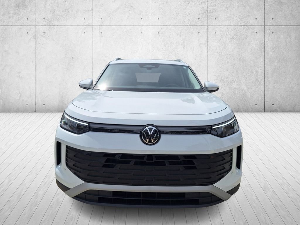 Used 2025 Volkswagen Tiguan SE FWD image 8