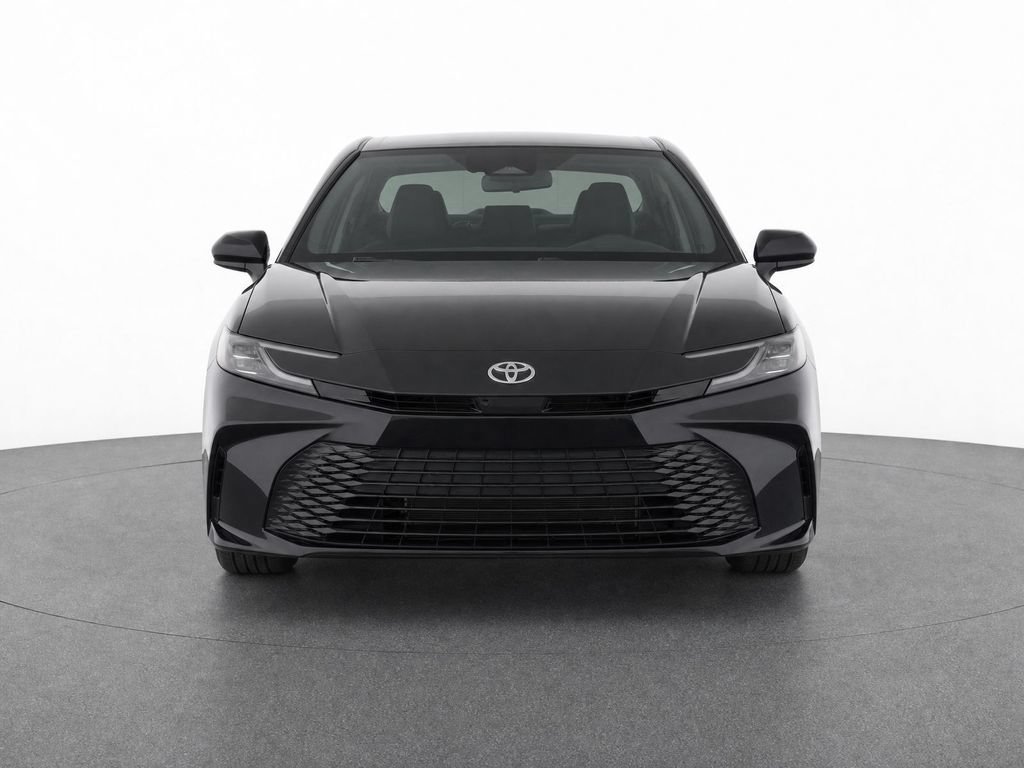 Used 2025 Toyota Camry LE FWD image 5