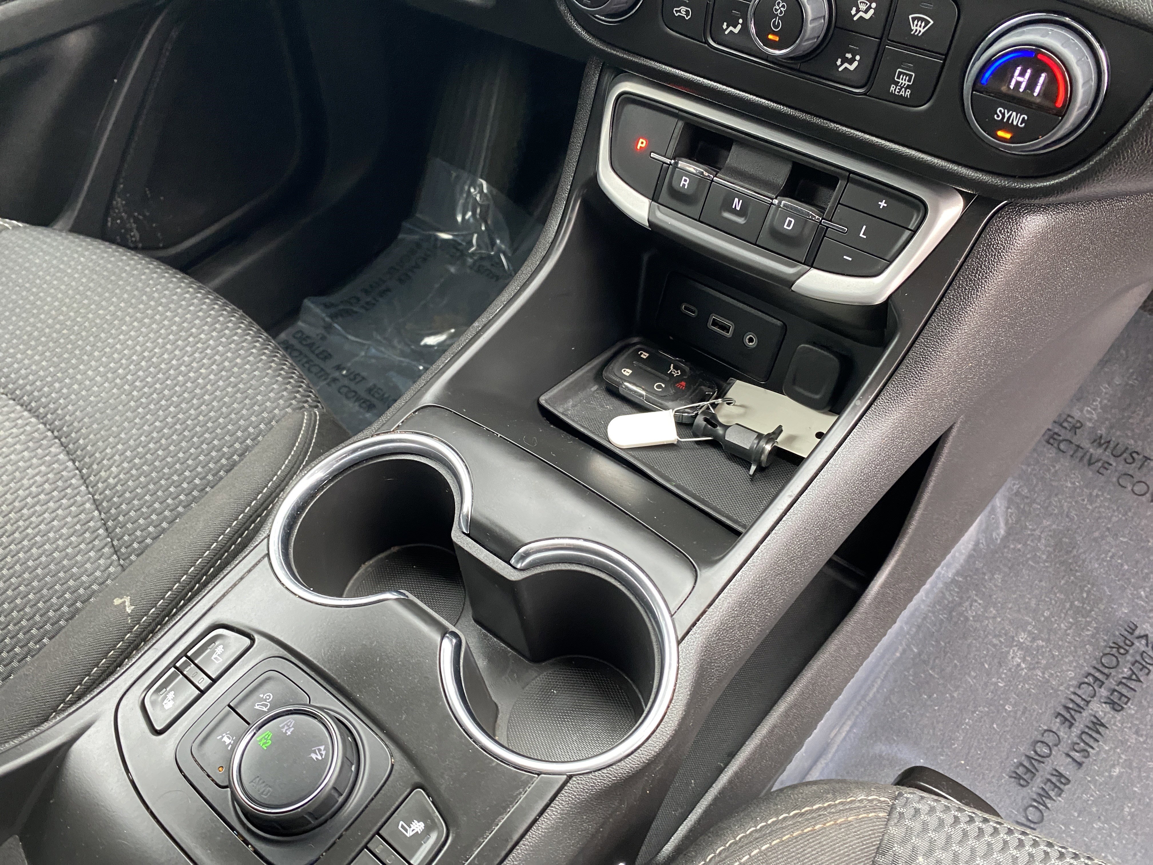 Used 2023 GMC Terrain SLE w/ Driver Convenience Package image 16