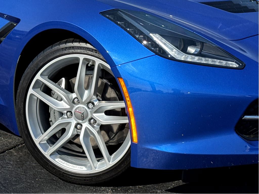 Used 2019 Chevrolet Corvette Stingray Coupe w/ 1LT RWD image 5
