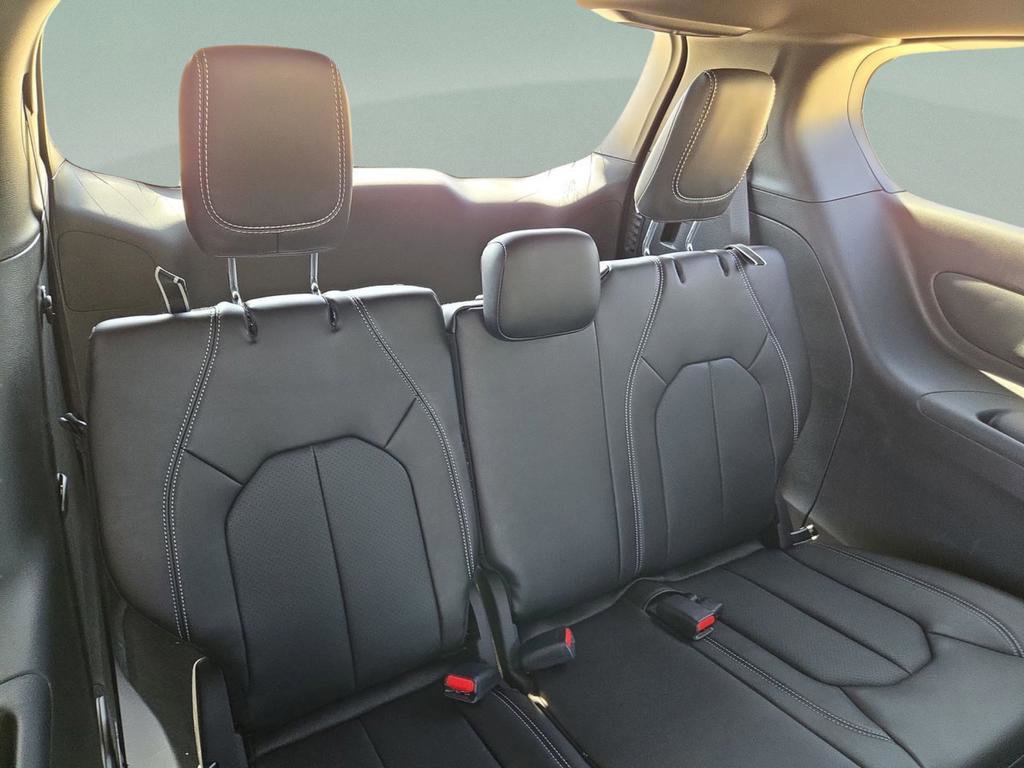 New 2026 Chrysler Pacifica Select w/ S Appearance Package FWD image 28