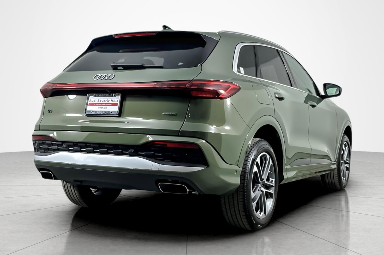 Used 2025 Audi Q5 Premium w/ 19" Wheel Package image 5