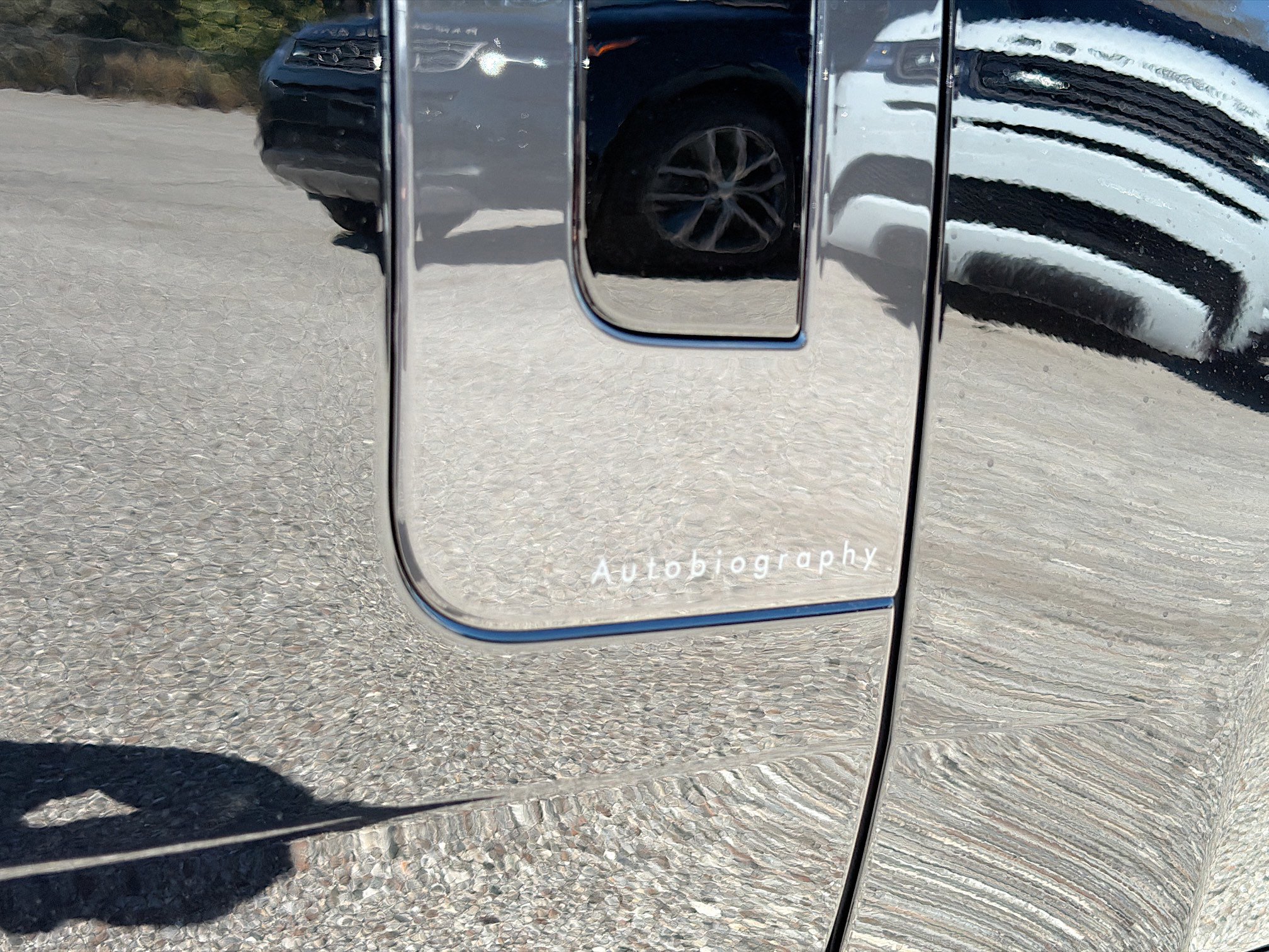 New 2026 Land Rover Range Rover Long Wheelbase Autobiography image 11